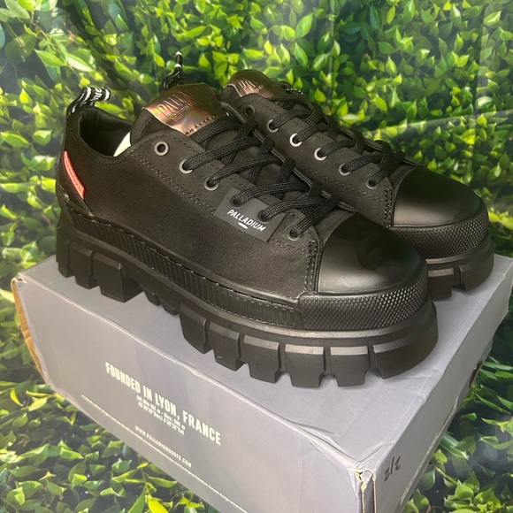 Palladium Shoes - Palladium Black Chunky Sneakers